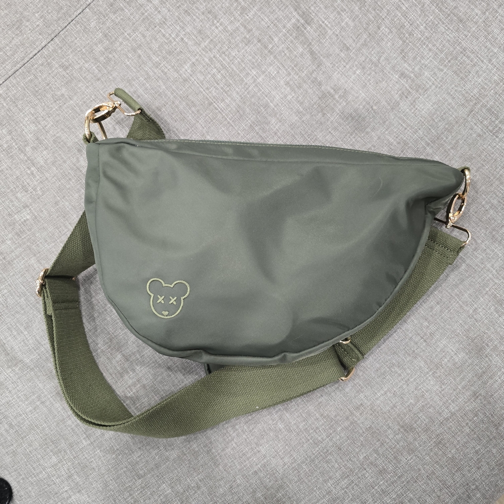 Chic Olive Crossbody Bag with Bear Emblem